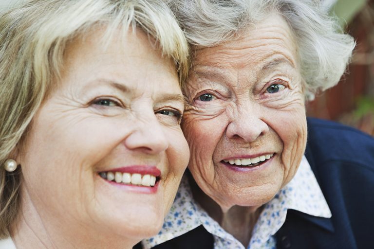 Hjälp äldre till ett tryggare liv - stöd ÄldreSupport