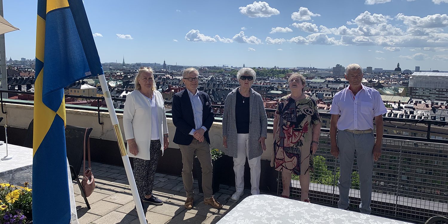 Körsbärsvägen med utsikt över stan